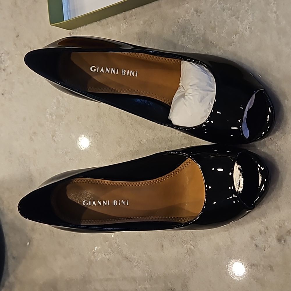Women's shoes